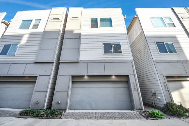 Building Photo - 325 Eado Park Cir