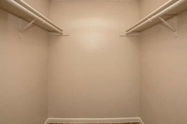 Building Photo - 400 W St Elmo Rd