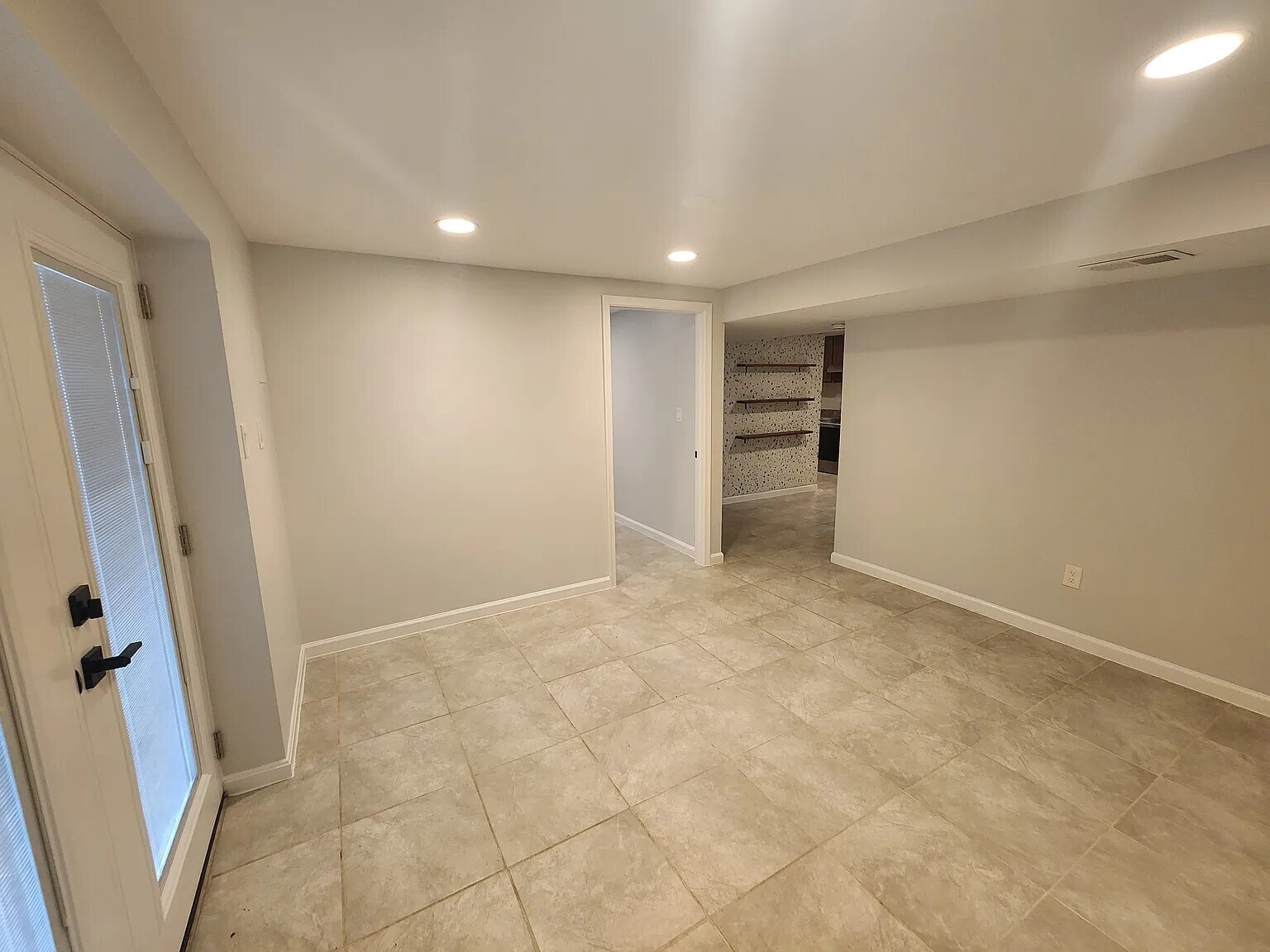 Building Photo - 721 Symphony Woods Dr