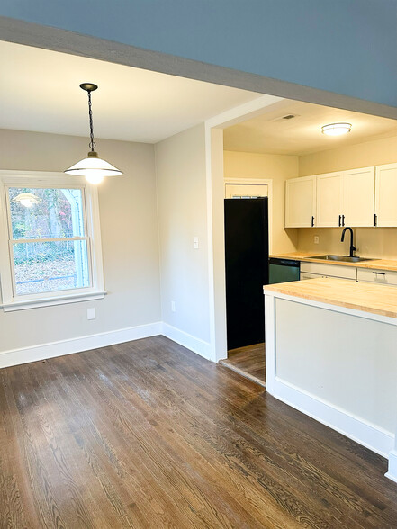 Kitchen & Dining Room - 1021 14th Ave NW