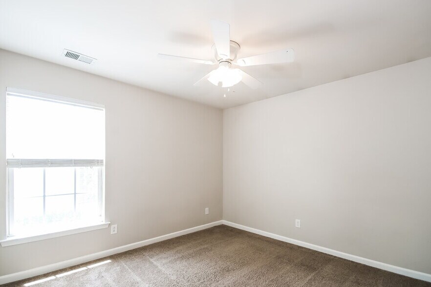 Building Photo - 8909 Lyleton Ln