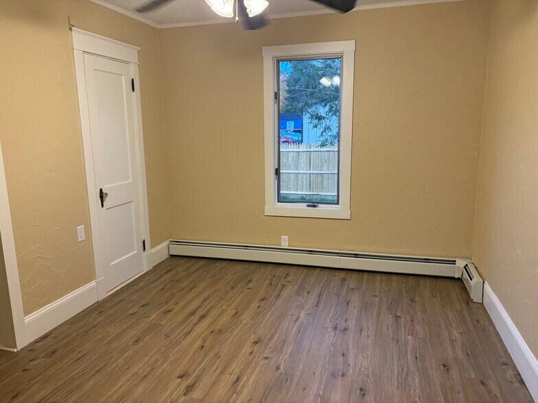 Building Photo - 261 Shaker Rd