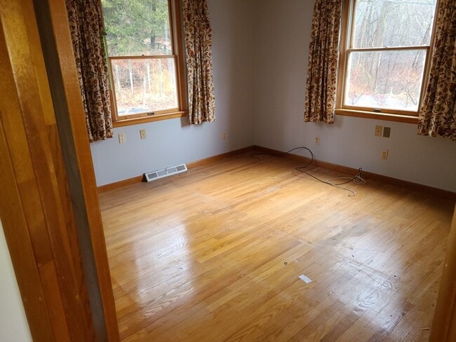 Building Photo - 10910 Harford Rd