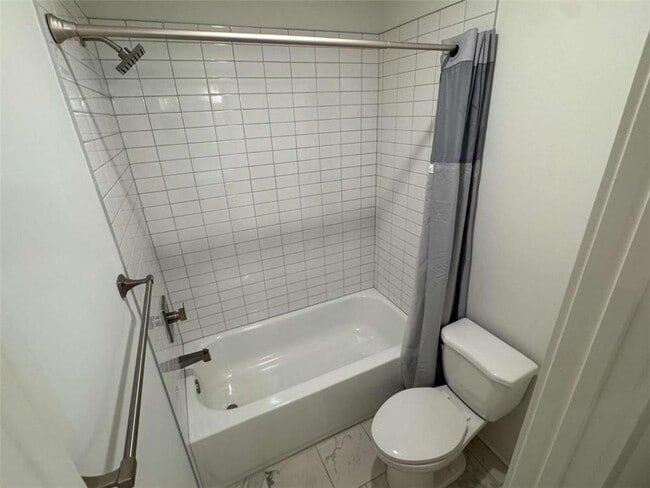 Building Photo - 2442 Mills Bend