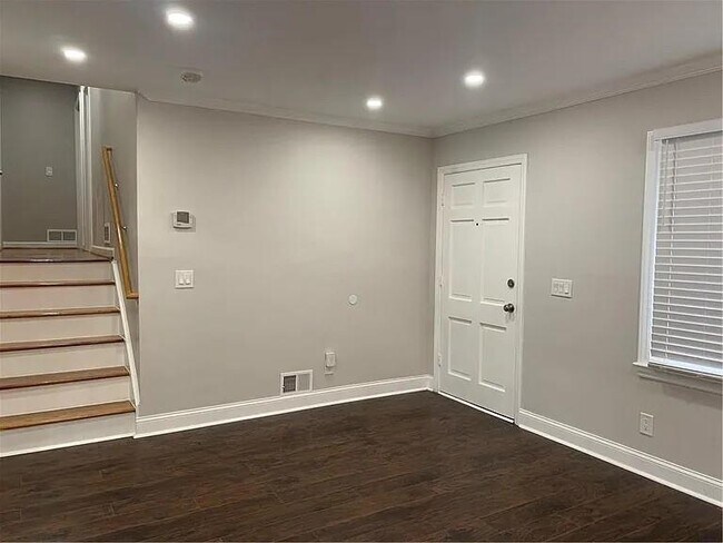 Building Photo - 6046 Danbury Ct