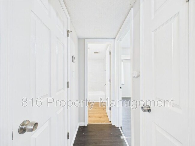 Building Photo - 1229 W Hayward Ave