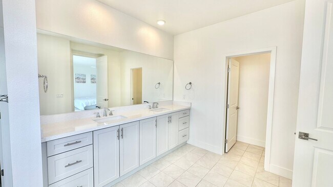 Building Photo - Beautifully Designed, and Upgraded, Newer ...