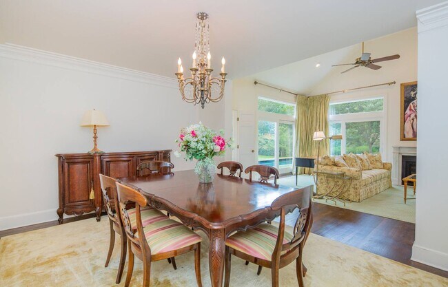 Building Photo - 6 Tall Tree Ct