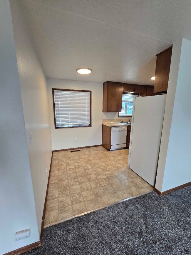 Building Photo - 1451 Cedar St