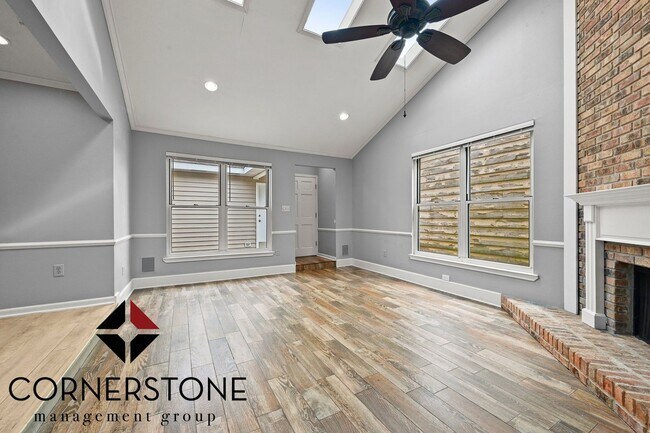 Building Photo - 3 bedroom home LOCATED OFF OF JONES CREEK ROAD!