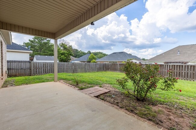 Building Photo - Available May 15!!! 3 bedroom, 2 bathroom home in Fairhope Rivermill Community