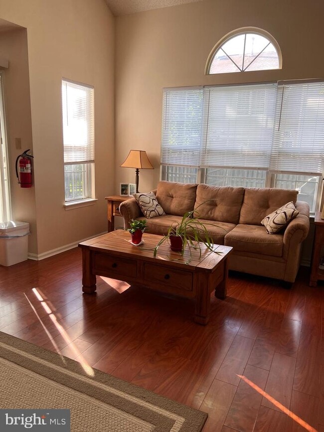 Building Photo - 190 Kettlebrook Dr