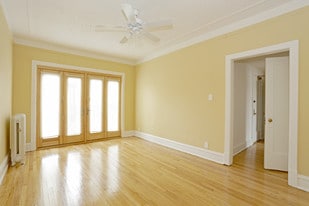 Interior Photo - 6930-6942 S Crandon Ave