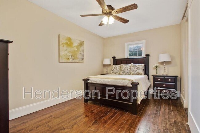 Building Photo - 217 Skyland Ave