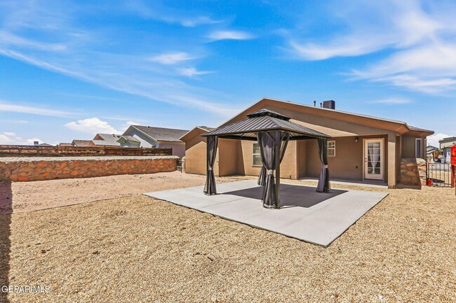 Building Photo - 14844 Tierra Tencha Ct