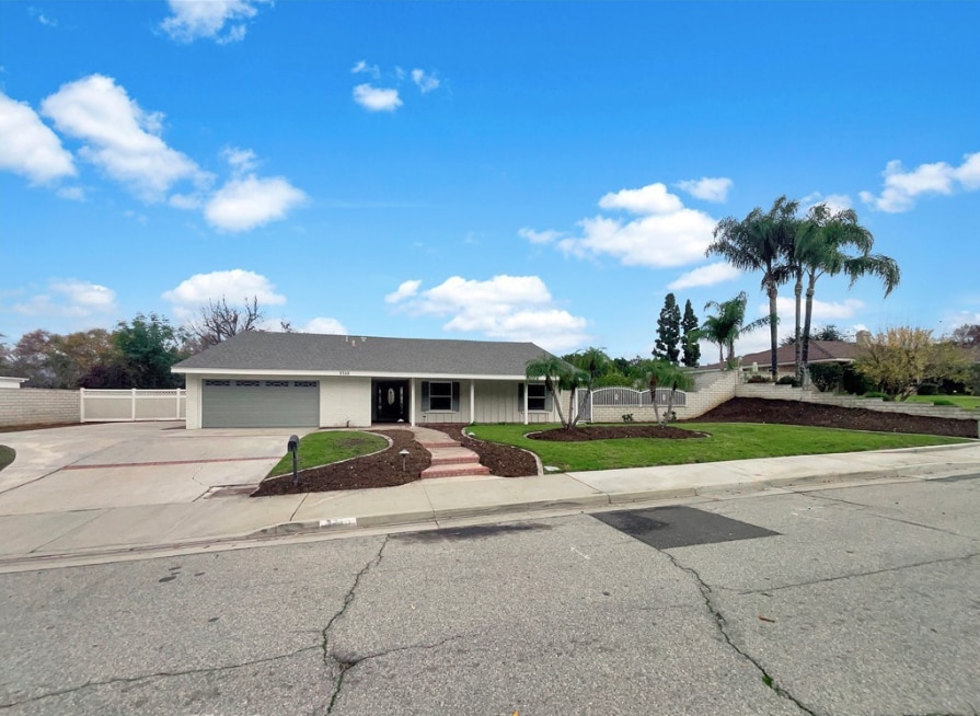 Building Photo - 5540 Royal Hill Dr