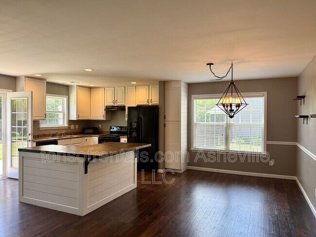 Building Photo - 210 Mud Creek Rd