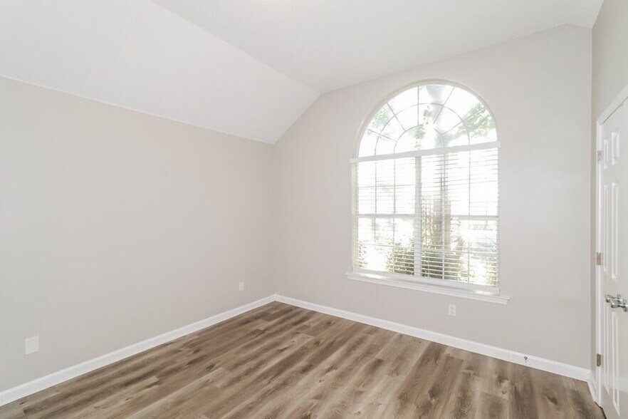 Building Photo - 3920 Pecan Trace Cove