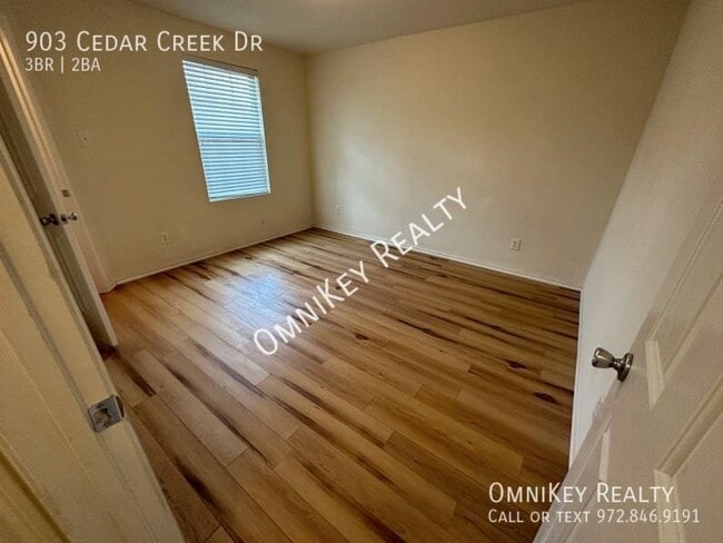 Building Photo - 903 Cedar Creek Dr