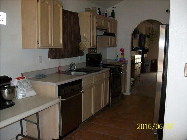 Building Photo - 11793 Corona Crest Ave