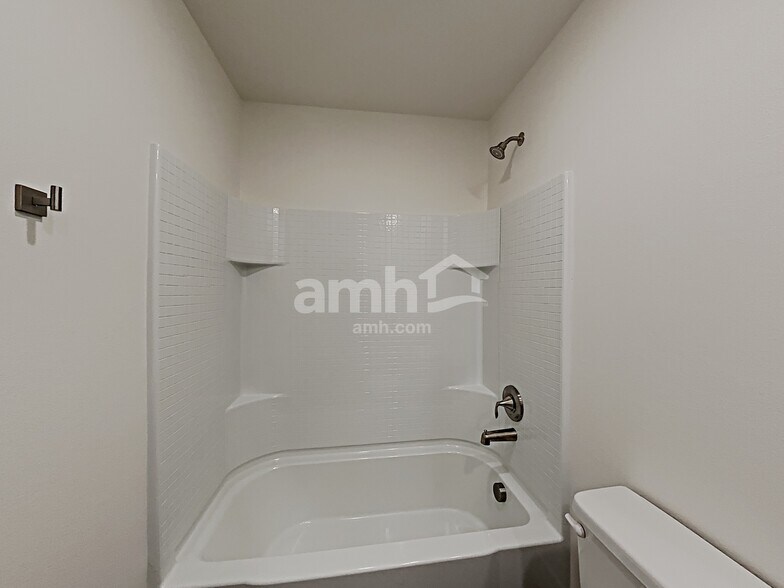 Building Photo - 12404 83rd Ave E