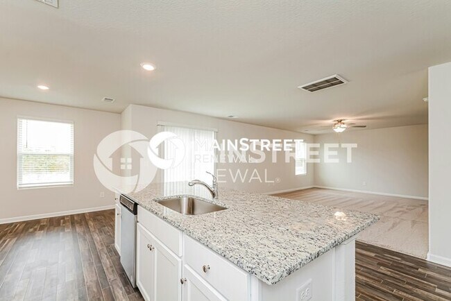 Building Photo - 4 Bedroom Pet-Friendly Home in Zebulon, NC with Main Street Renewal