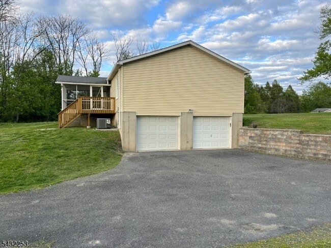 Building Photo - 31 Countryside Rd