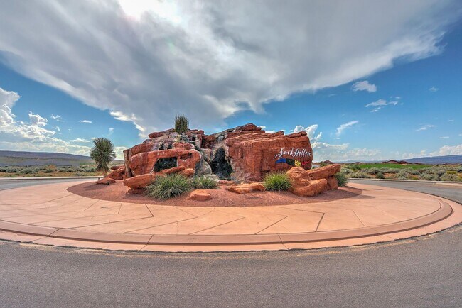 Building Photo - PETS ALLOWED!  Spacious & Modern 3-Bedroom Home for Rent Near Sand Hollow Reservoir