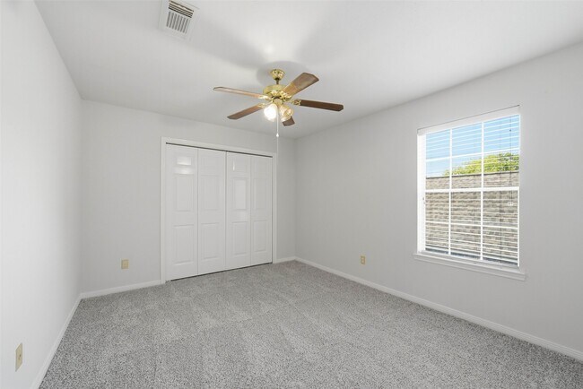 Building Photo - 4003 Bountiful Crest Ln