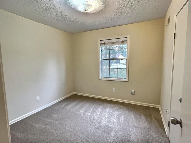 Building Photo - 514 Jeffrey Ln