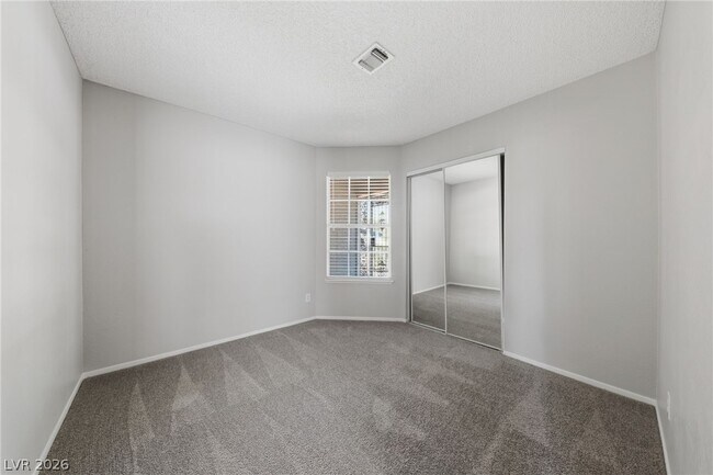 Building Photo - 735 Stonecliff Way