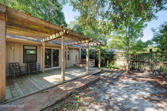 Building Photo - 1205 2 Mile Cir W