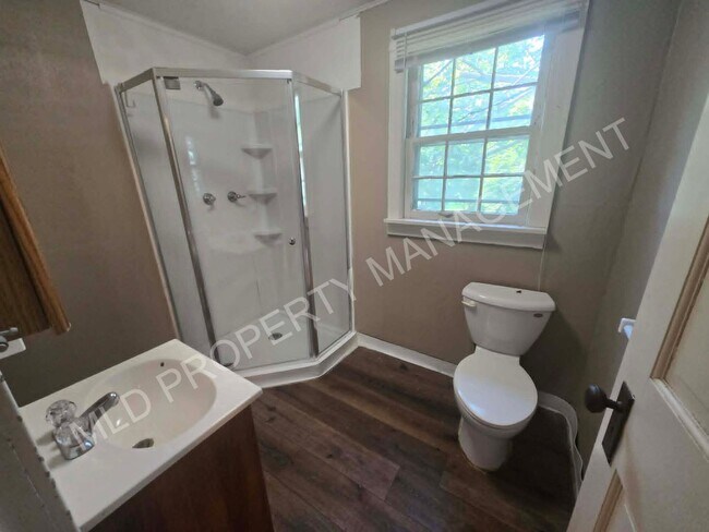 Building Photo - 3-Bedroom Home in Saginaw
