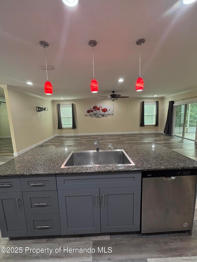 Building Photo - 1159 MacFarlane Ave