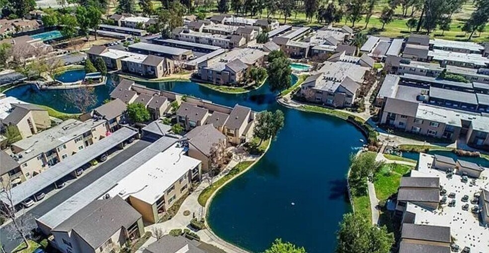 Building Photo - 24518 Nicklaus Dr
