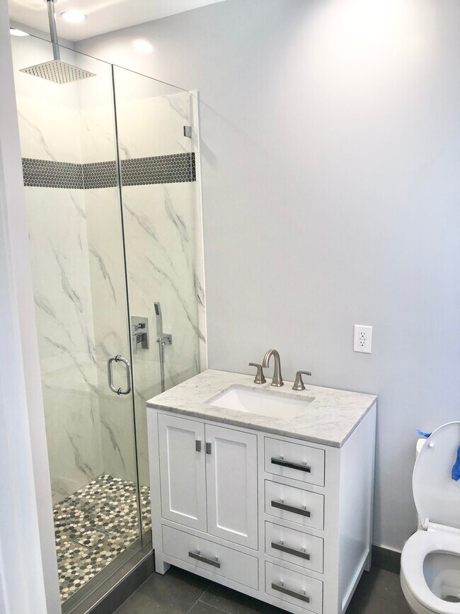 Building Photo - 1348 Carmona Ave