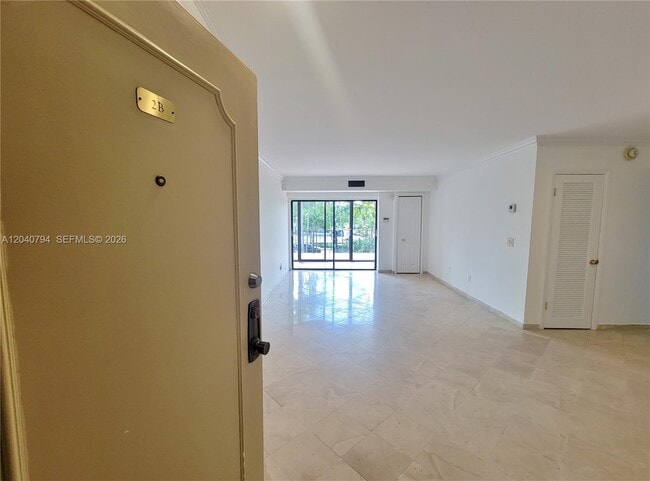 Building Photo - 77 Crandon Blvd