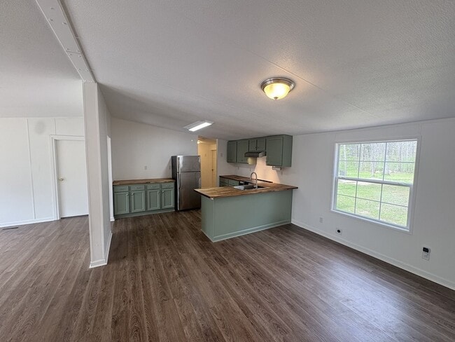 Building Photo - 3679 Rocky Glade Rd