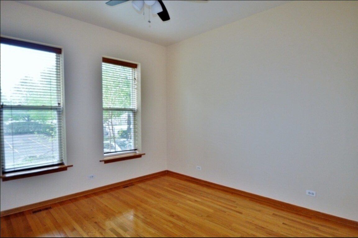 Building Photo - 6412 S Woodlawn Ave