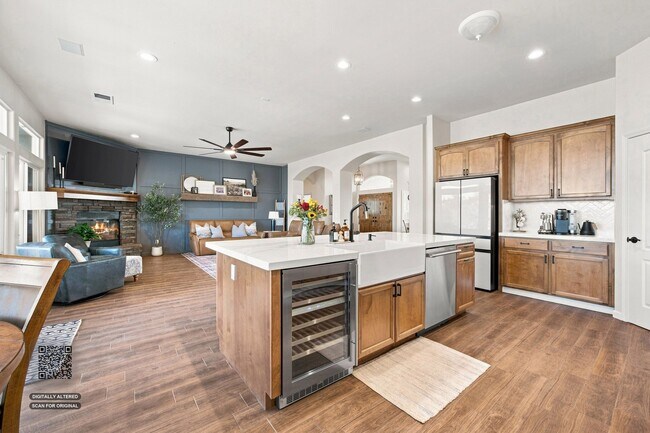 Building Photo - 14728 Redwood Springs Dr