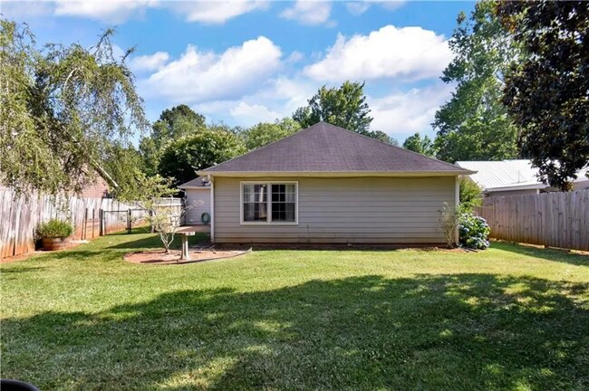 Building Photo - 127 Lauren Ln