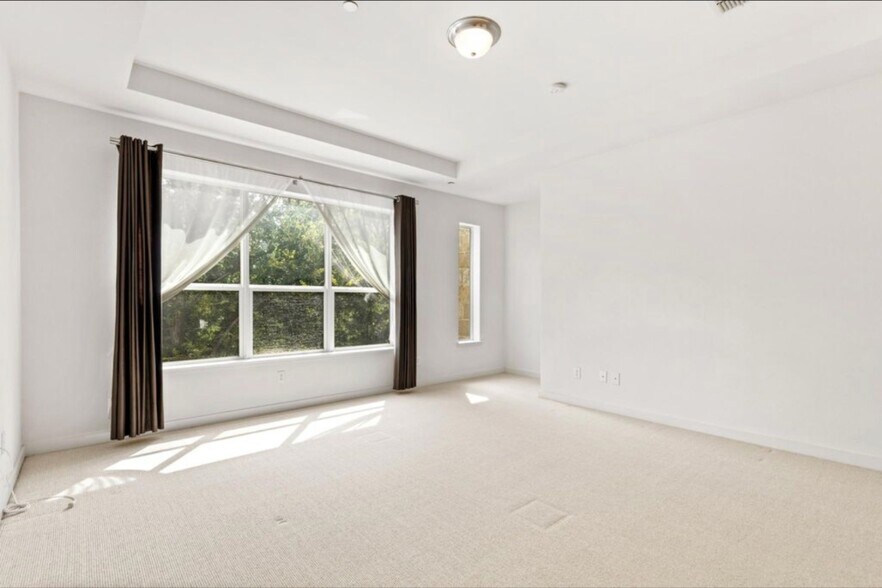 Building Photo - 3800 Holland Ave