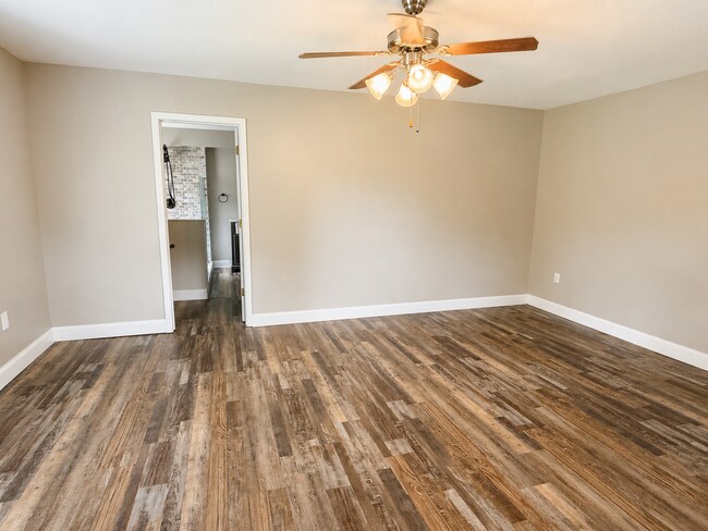 Building Photo - 2709 Montvale Rd
