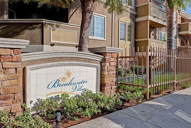 Building Photo - 2750 Artesia Blvd