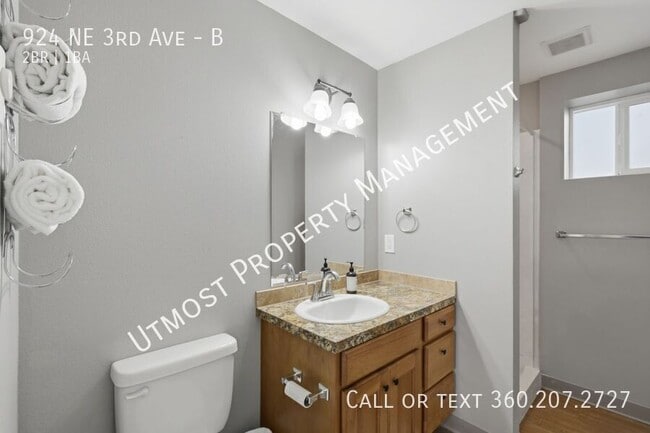 Building Photo - 924 NE 3rd Ave