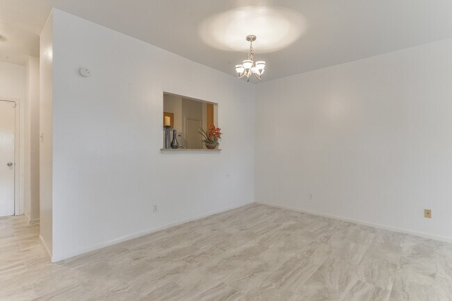 Building Photo - 3126 Holly Hall St