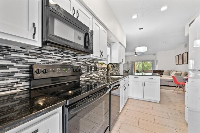 Building Photo - 2450 Wickersham Ln