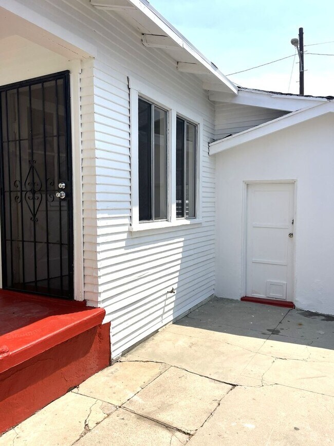 Building Photo - 469