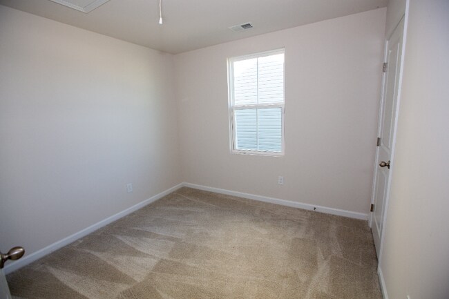 Building Photo - 209 Creighton Ridge Dr