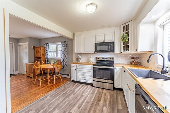 Building Photo - 387 CT-169